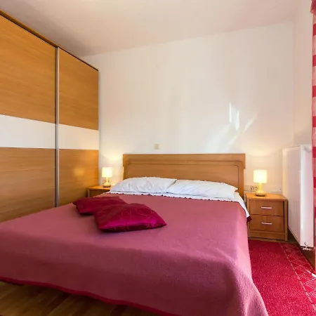 Andrea - Mod141 By Interhome *
